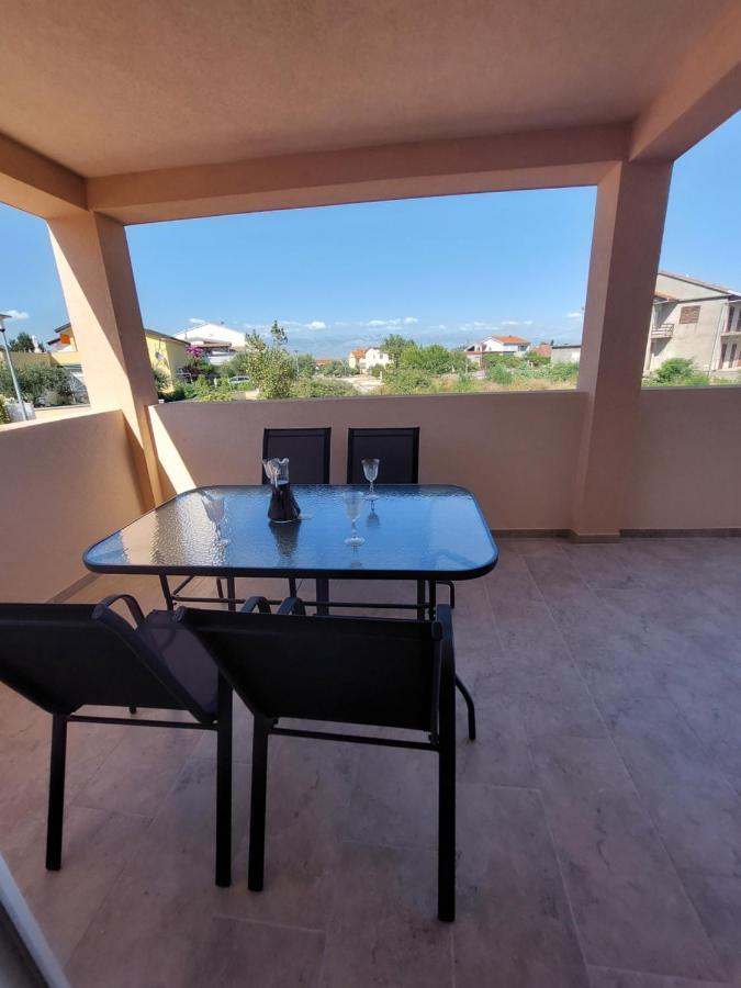 Holiday Home Aria Nin Exterior foto