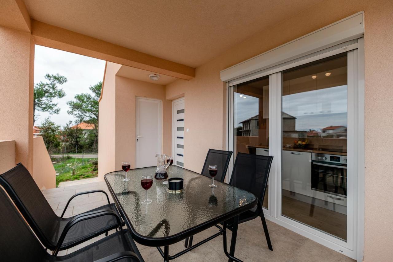 Holiday Home Aria Nin Exterior foto
